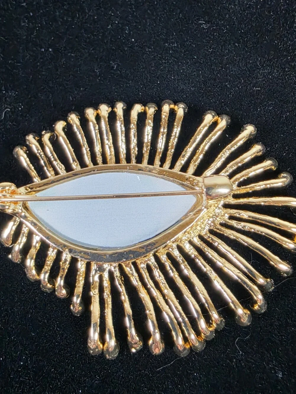 N/A gold tone